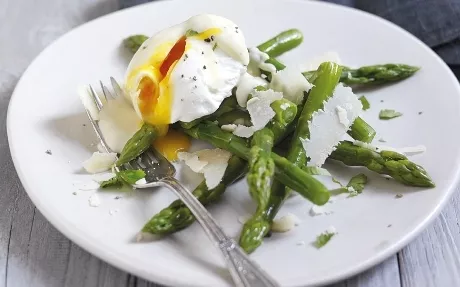 Asparagus with Poached Eggs and Parmigiano Reggiano Sauce Recipe | Food Network UK