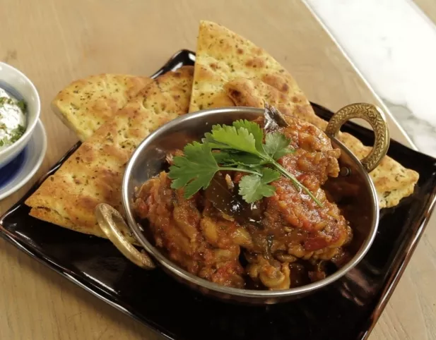 Cardamom Chicken Gullfrazie Recipe | Food Network UK