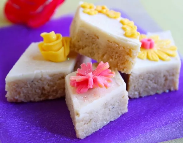 Cashew Nut and White Chocolate Fudge Recipe | Food Network UK