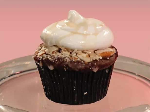 Chocolate cherry cola cupcakes Recipe | Food Network UK