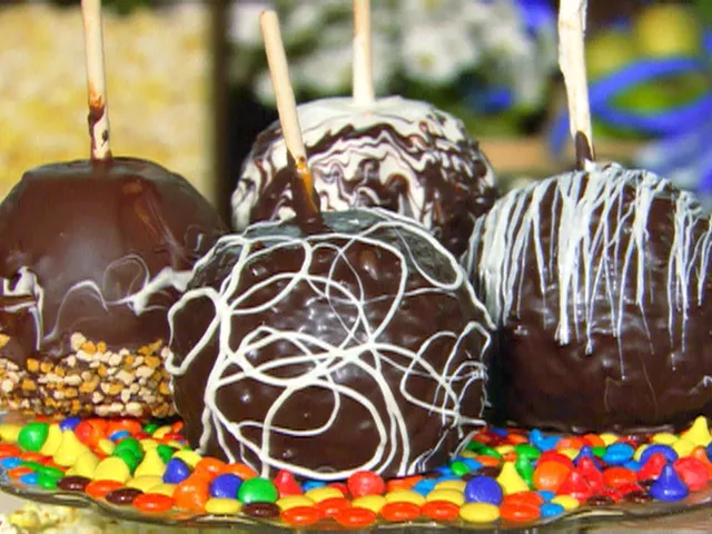 Chocolate-dipped apples Recipe | Food Network UK