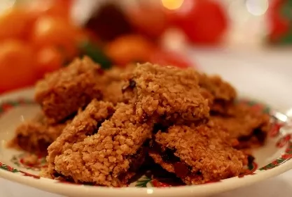 Christmas flapjack Recipe | Food Network UK