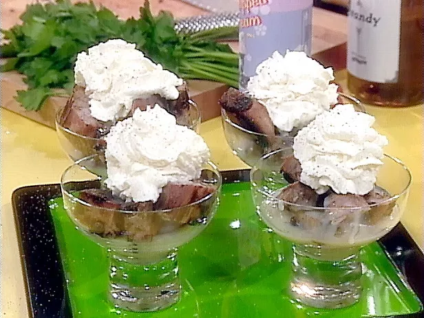 Cinnamon raisin and chocolate bread pudding Recipe | Food Network UK