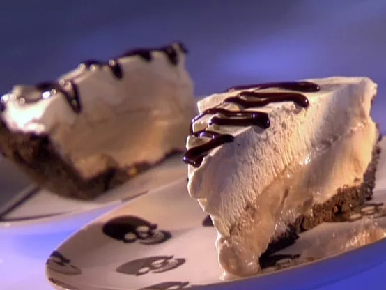 Coffee liqueur ice cream pie Recipe | Food Network UK