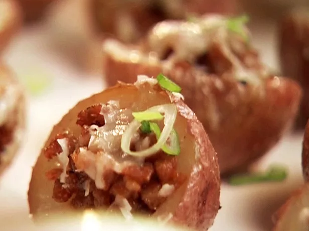 Crispy potato skins with roasted tomato ketchup Recipe | Food Network UK