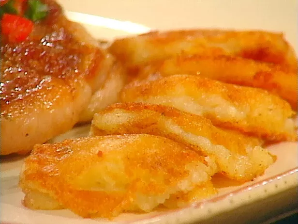 Crispy mashed potato cakes Recipe | Food Network UK