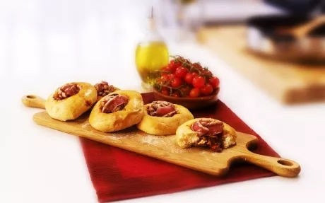 Esfihas with Tuna Steak Recipe | Food Network UK