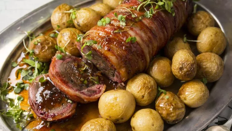 Festive Fruity Ostrich Fan Fillet Roast Recipe | Food Network UK