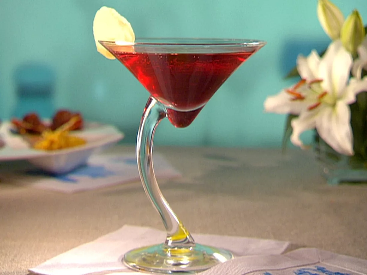 Gingered pomegranate cosmo Recipe | Food Network UK