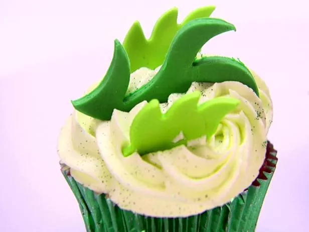 Key Lime Cupcakes with Key Lime Curd Recipe | Food Network UK