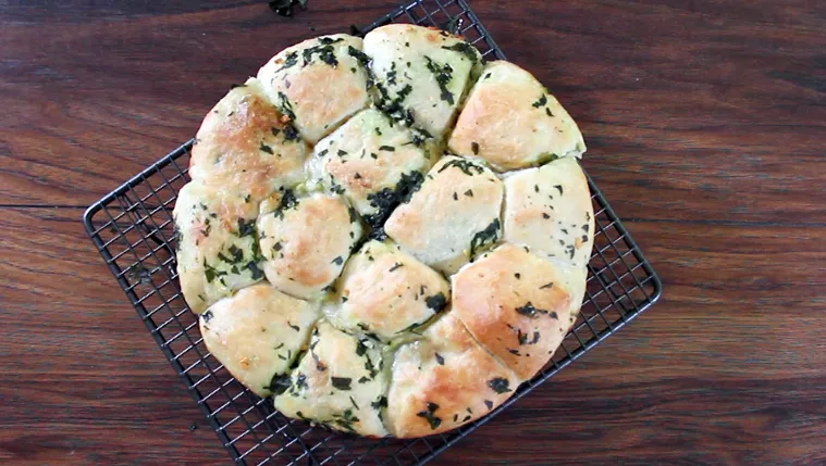 Mozzarella and Guacamole Stuffed Dough Balls Recipe | Food Network UK