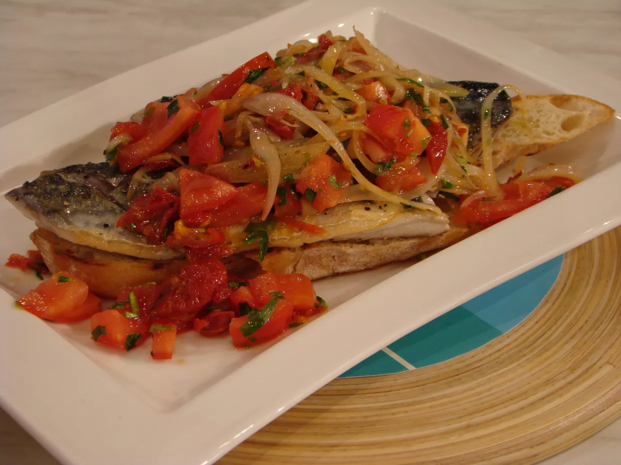 Pan-fried mackerel with spicy tomato dressing Recipe | Food Network UK