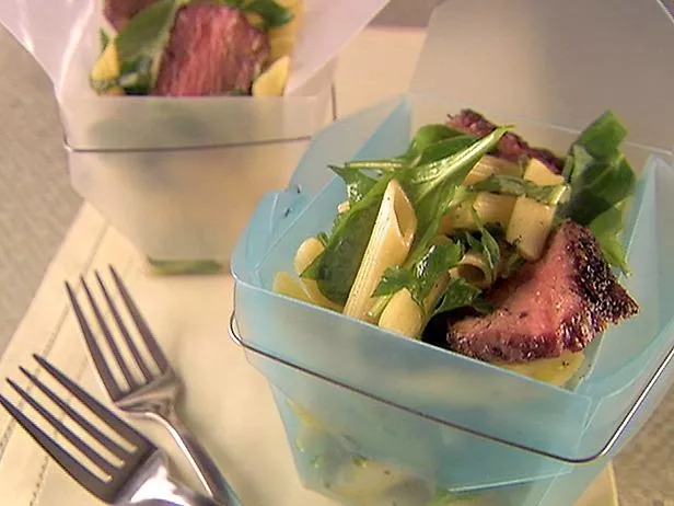 Penne with beef and rocket Recipe | Food Network UK