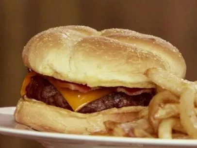 Perfect Bacon Cheeseburgers Recipe | Food Network UK
