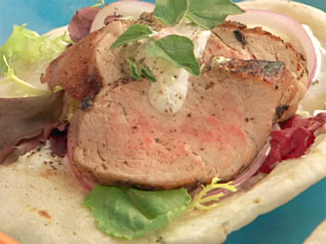 Pork gyros with yoghurt-tomato sauce Recipe | Food Network UK