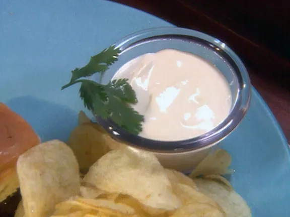 Potato crisps with chica comfort sauce Recipe | Food Network UK
