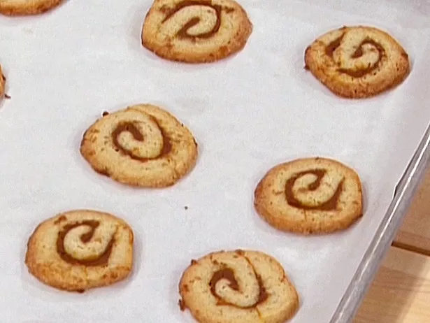 Pumpkin biscuits with cream cheese icing Recipe | Food Network UK