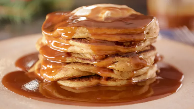 Pumpkin-Ricotta Pancakes with Spicy Apple-Cider Caramel Sauce Recipe | Food Network UK