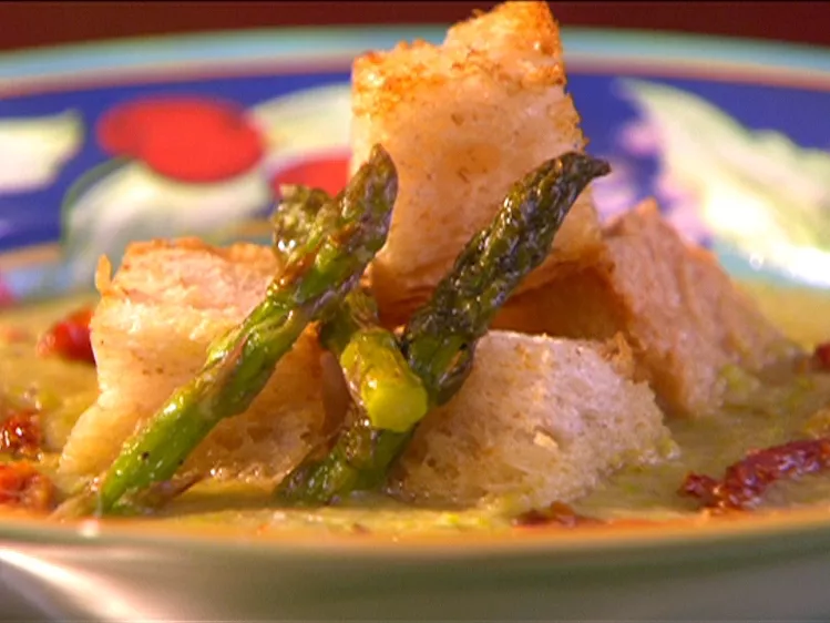 Roasted asparagus soup with sun-dried tomatoes and Parmesan croutons Recipe | Food Network UK