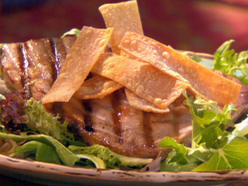Seared Tuna with Lemon-Wasabi Dressing and Hot Mustard Wonton Chips Recipe | Food Network UK