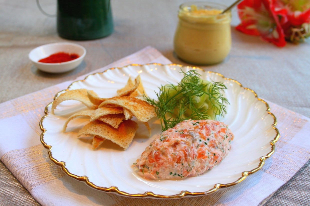 Smoked Salmon Rillette with Pickled Cucumber Recipe | Food Network UK