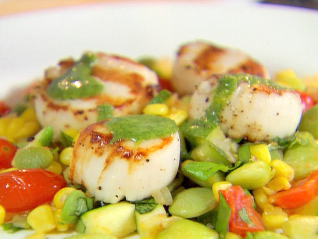 Succotash with grilled scallops and parsley drizzle Recipe | Food Network UK