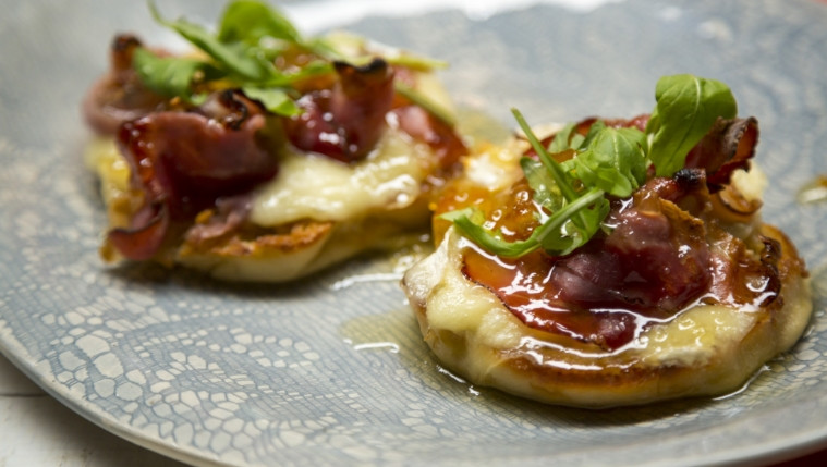 Toasted English Muffins Topped with Brie and Marmalade Glazed Pancetta Recipe | Food Network UK