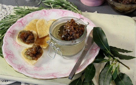 Warm Apple and Date Chutney Recipe | Food Network UK