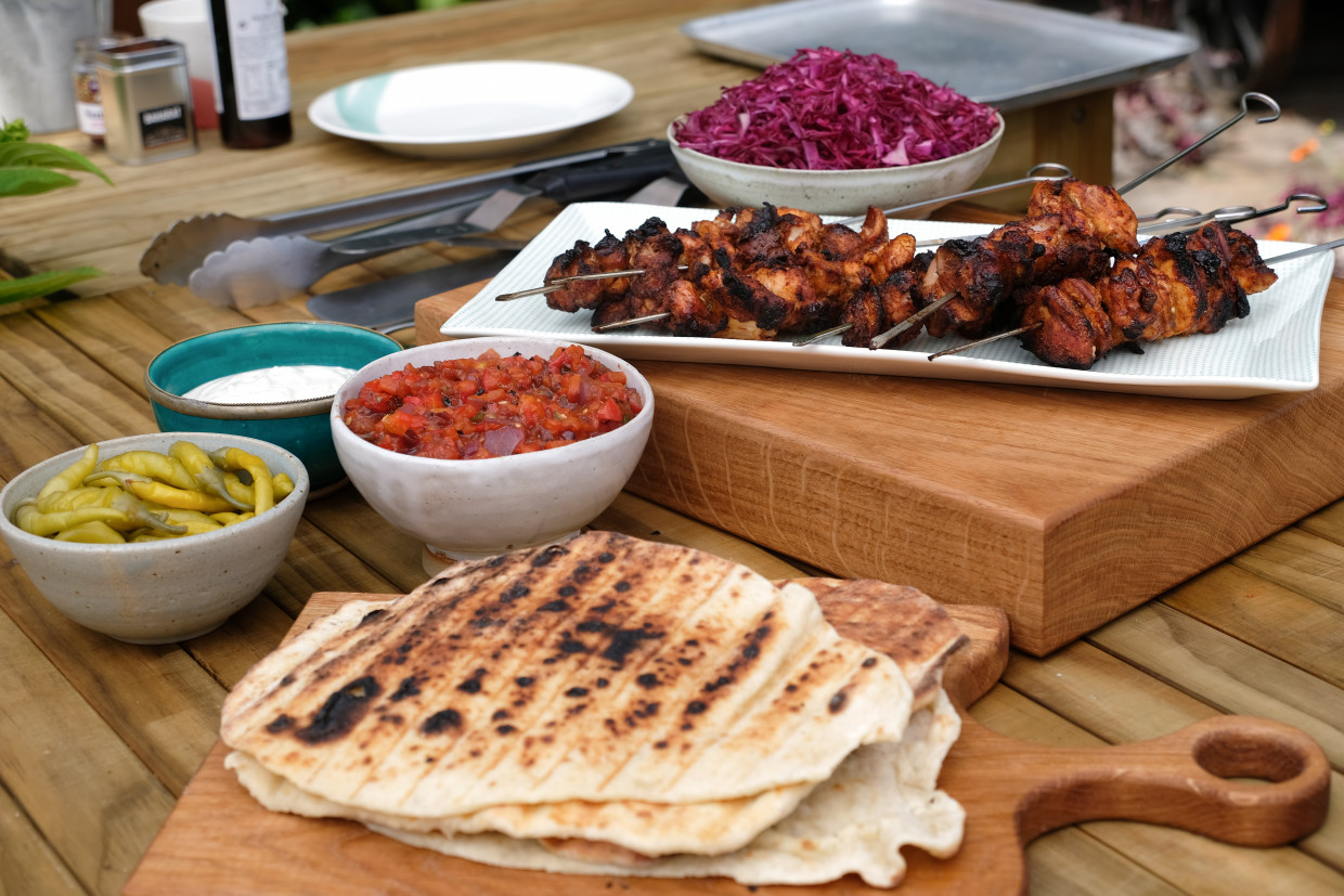 Tom Kerridge's Smoked Aubergine Dip & Flame Grilled Flatbreads Recipe | Food Network UK