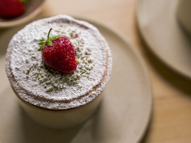 souffle with pistachios