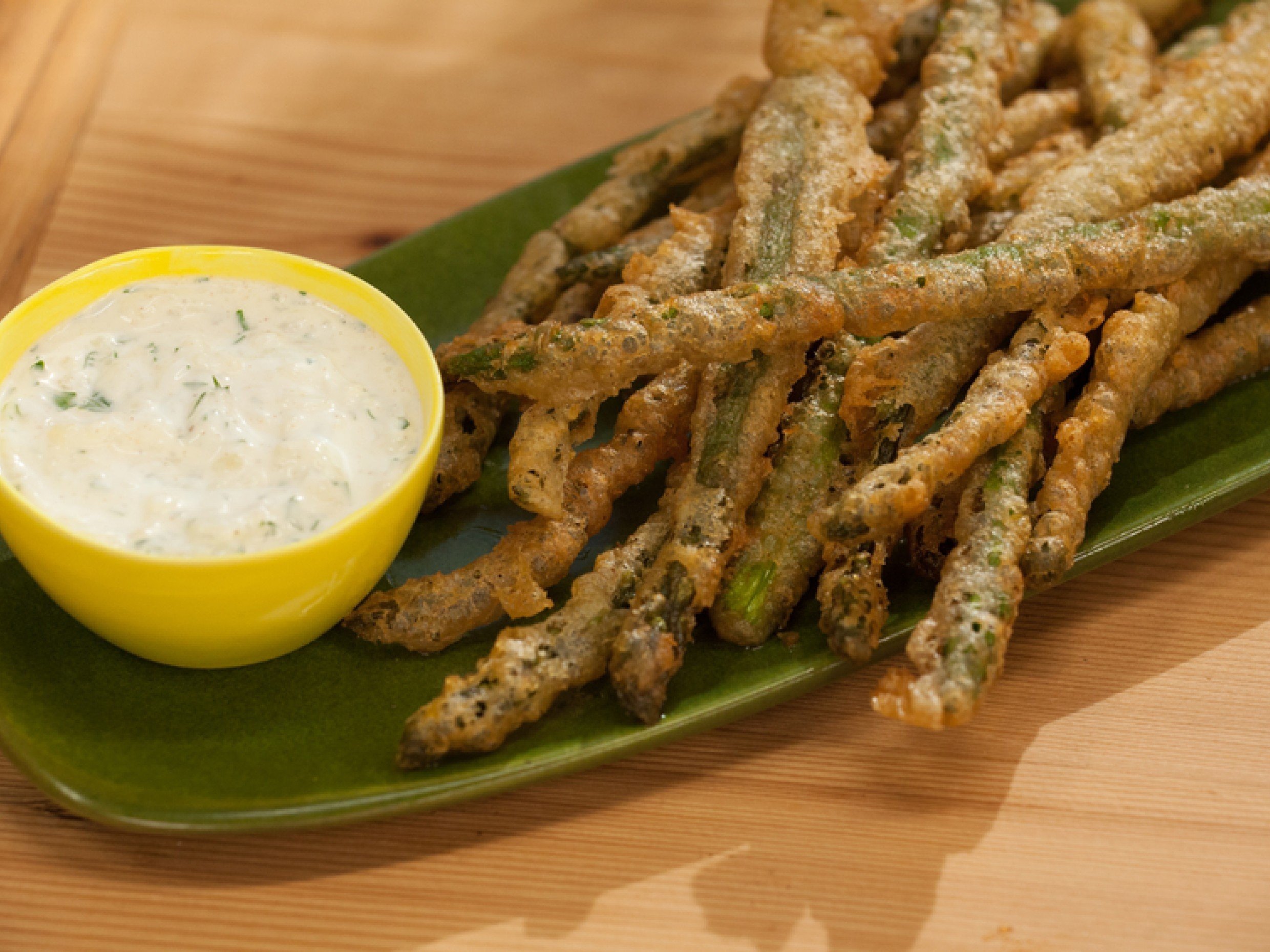 beer-battered asparagus