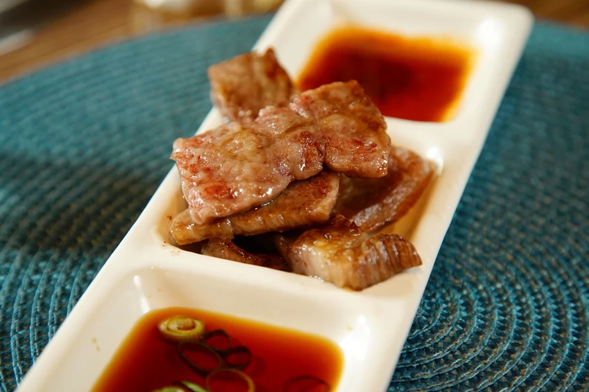 Kobe beef with dipping sauce and hibachi coleslaw Recipe Food Network UK