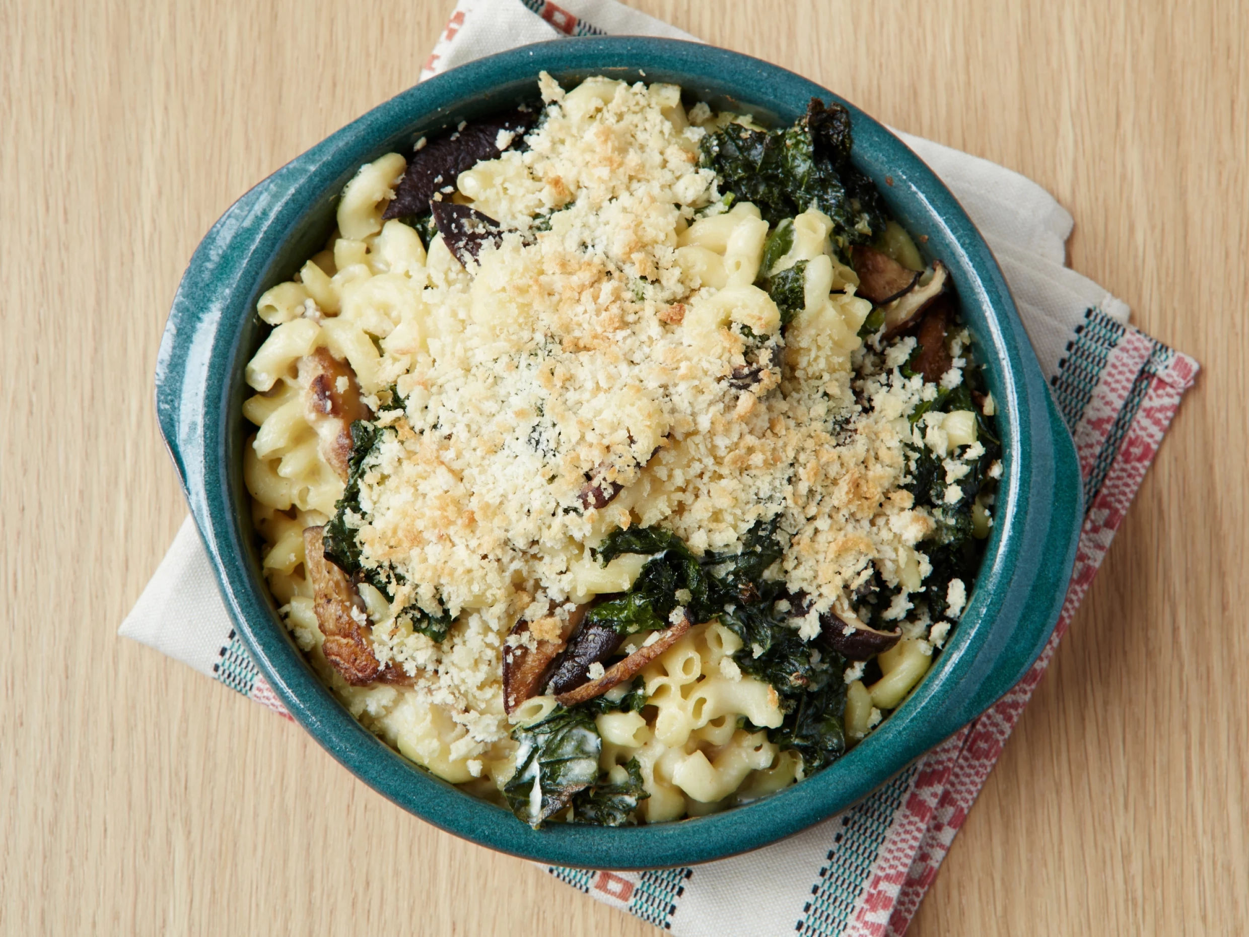 Creamy Baked Macaroni Cheese with Kale and Mushrooms NEW