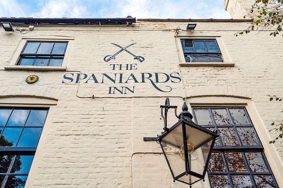 Is this London's Most Haunted Pub and Restaurant? | Food Network UK