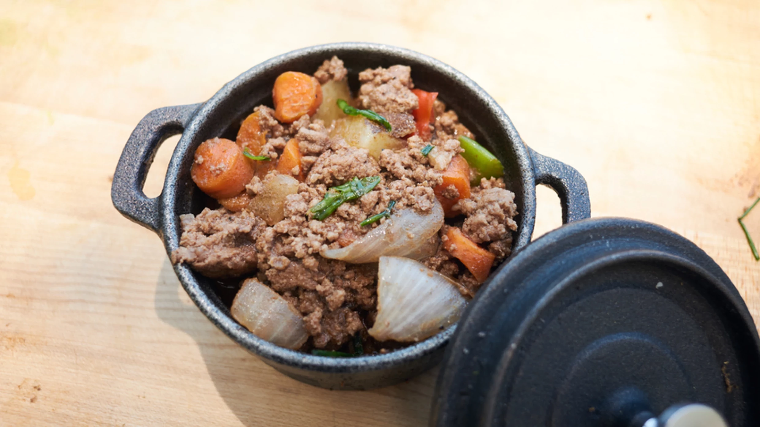 beef and stout stew with onions and carrots