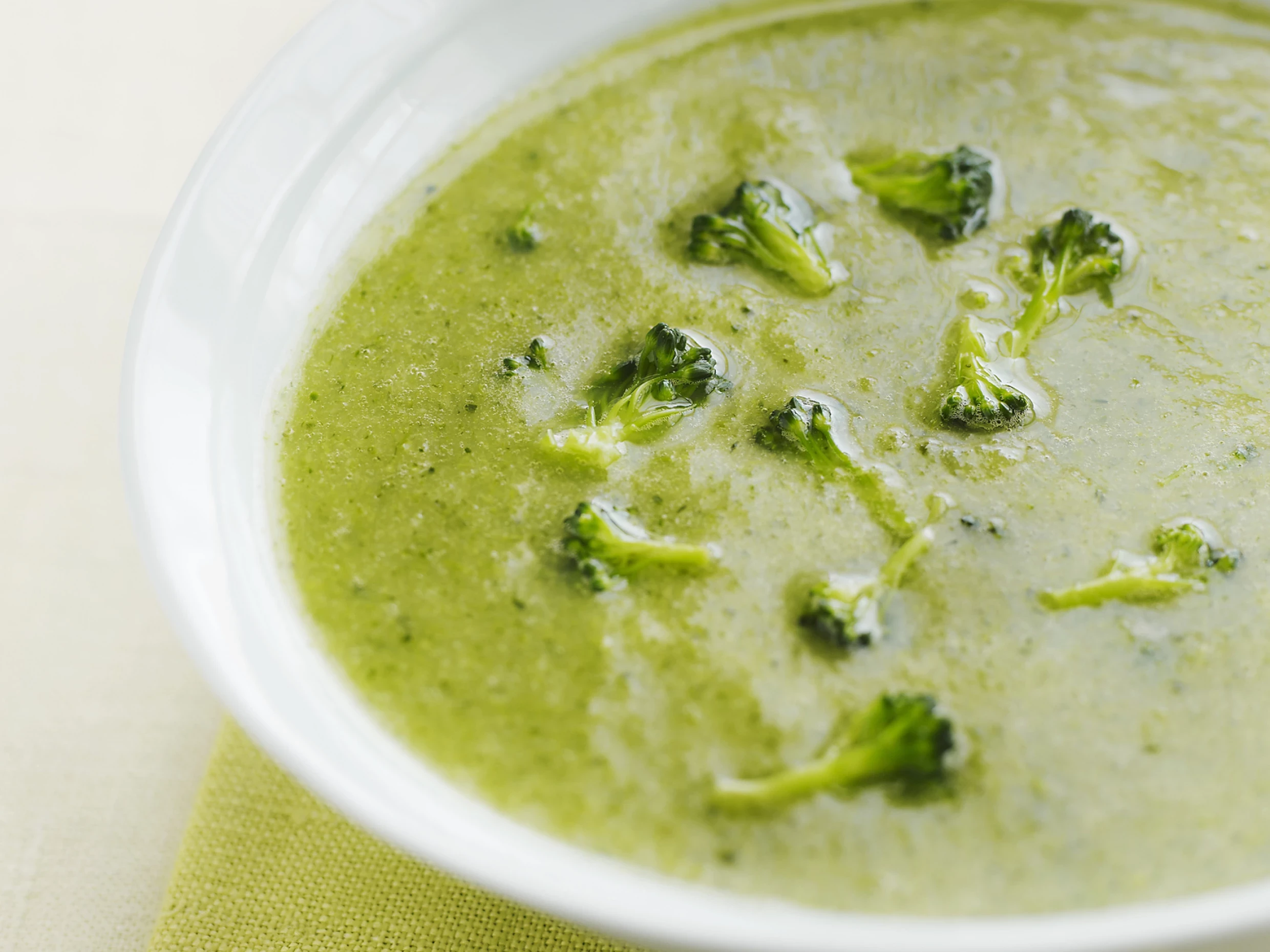 green broccoli soup