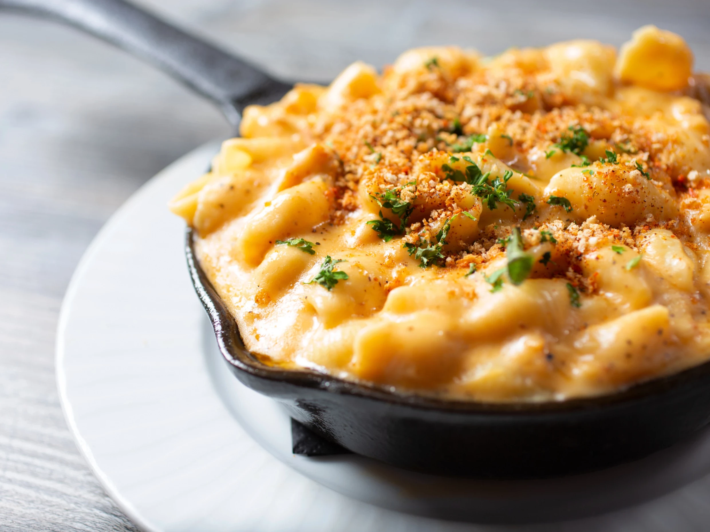 4 cheese mac and cheese with crust