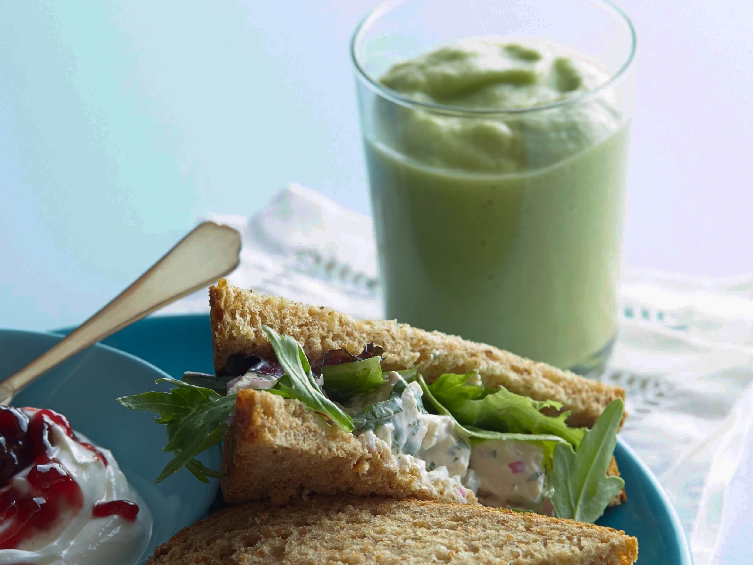 apple and avocado smoothie