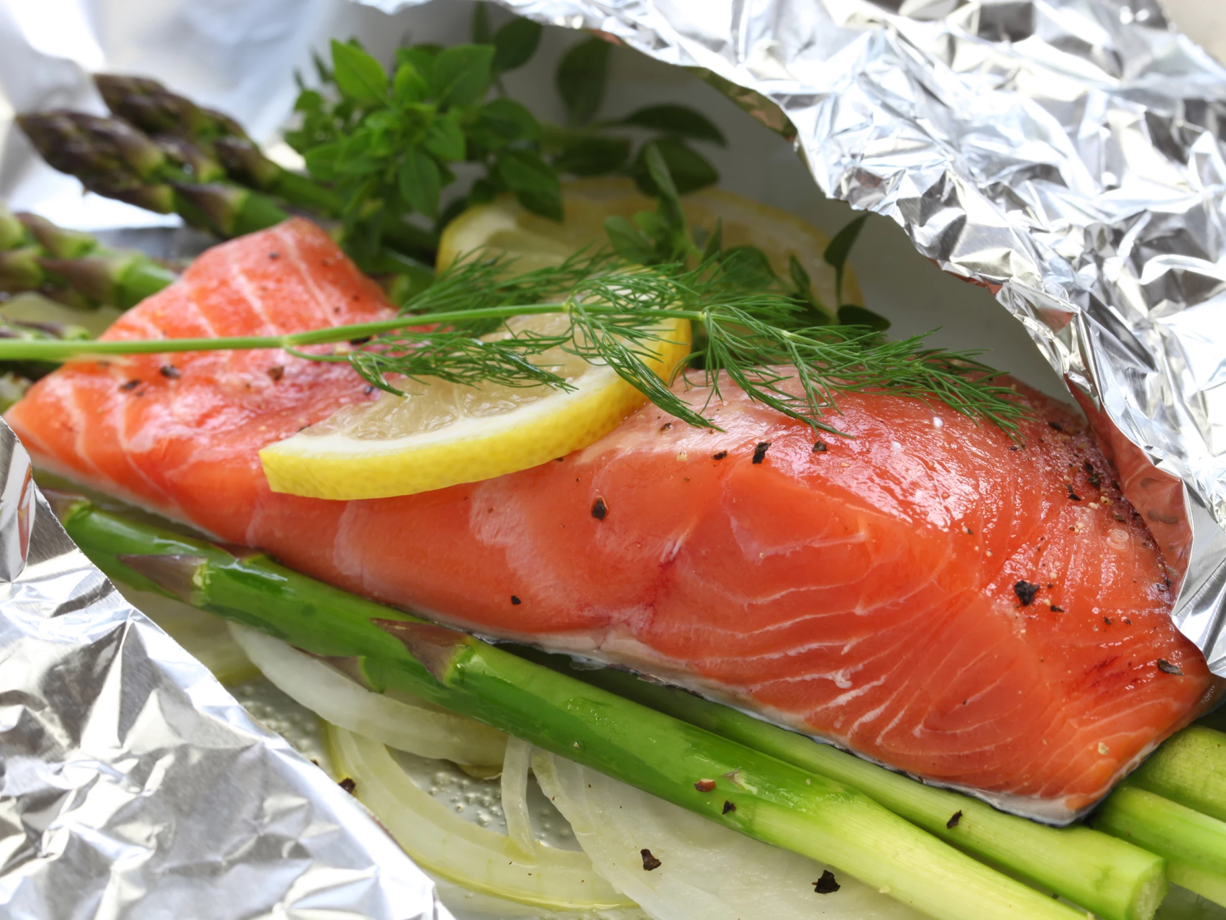 salmon in tinfoil