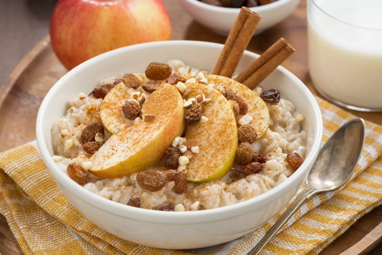 Apple Harvest oatmeal Recipe | Food Network UK
